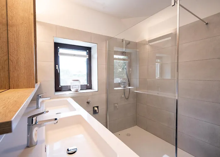 Schloss Hantberg * Johnsdorf