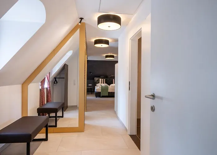 Schloss Hantberg * Johnsdorf