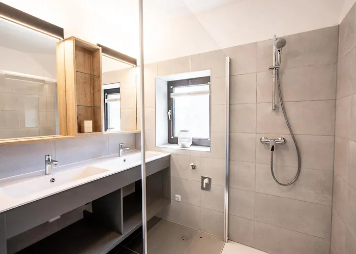 Schloss Hantberg * Johnsdorf