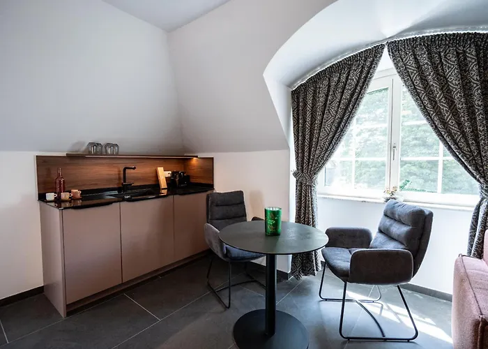 Schloss Hantberg * Johnsdorf