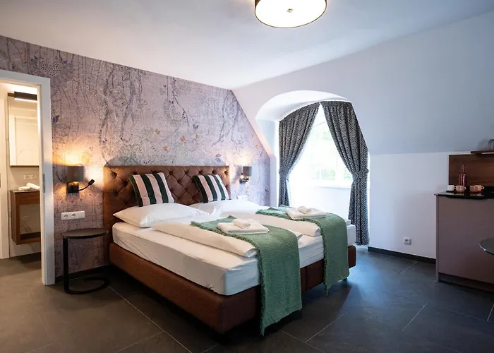 Schloss Hantberg * Johnsdorf